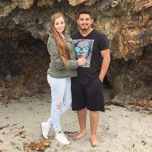 Meet your Posher, Caitlin